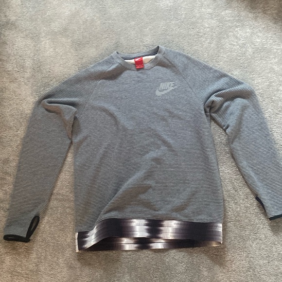 Grey crewneck - Picture 1 of 2